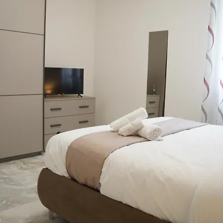 Aurora House, Fiera Con Parcheggio Privato 아파트 볼로냐