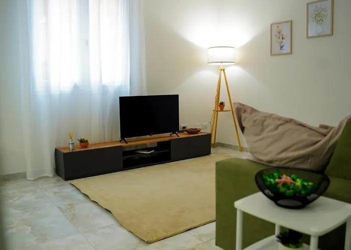 Aurora House, Fiera Con Parcheggio Privato 아파트