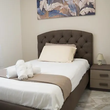 Aurora House, Fiera Con Parcheggio Privato דירה *