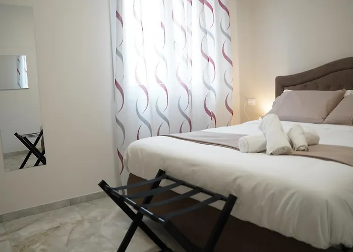 Aurora House, Fiera Con Parcheggio Privato דירה